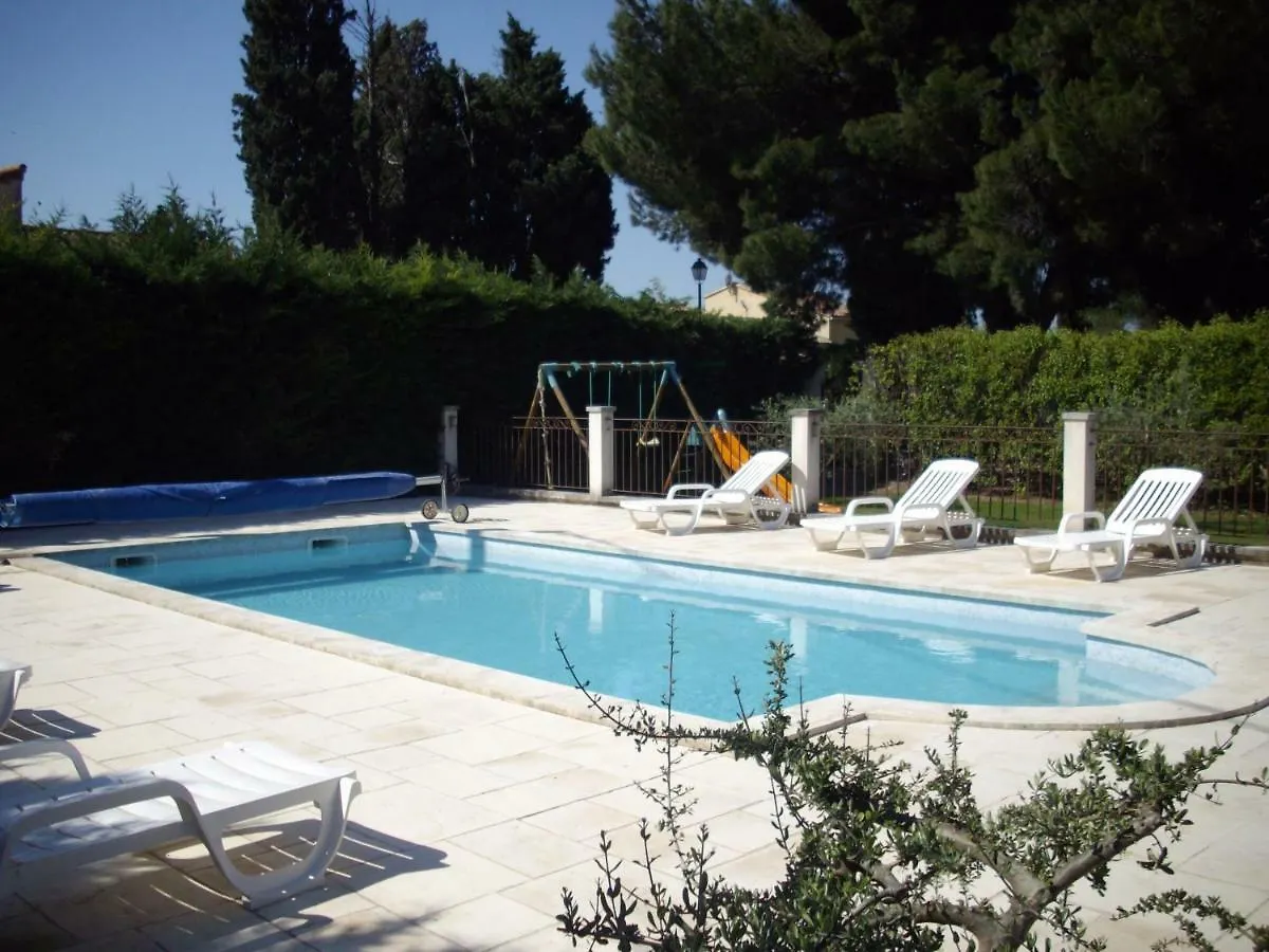 Gîte Notre Dame Maillane 0*,